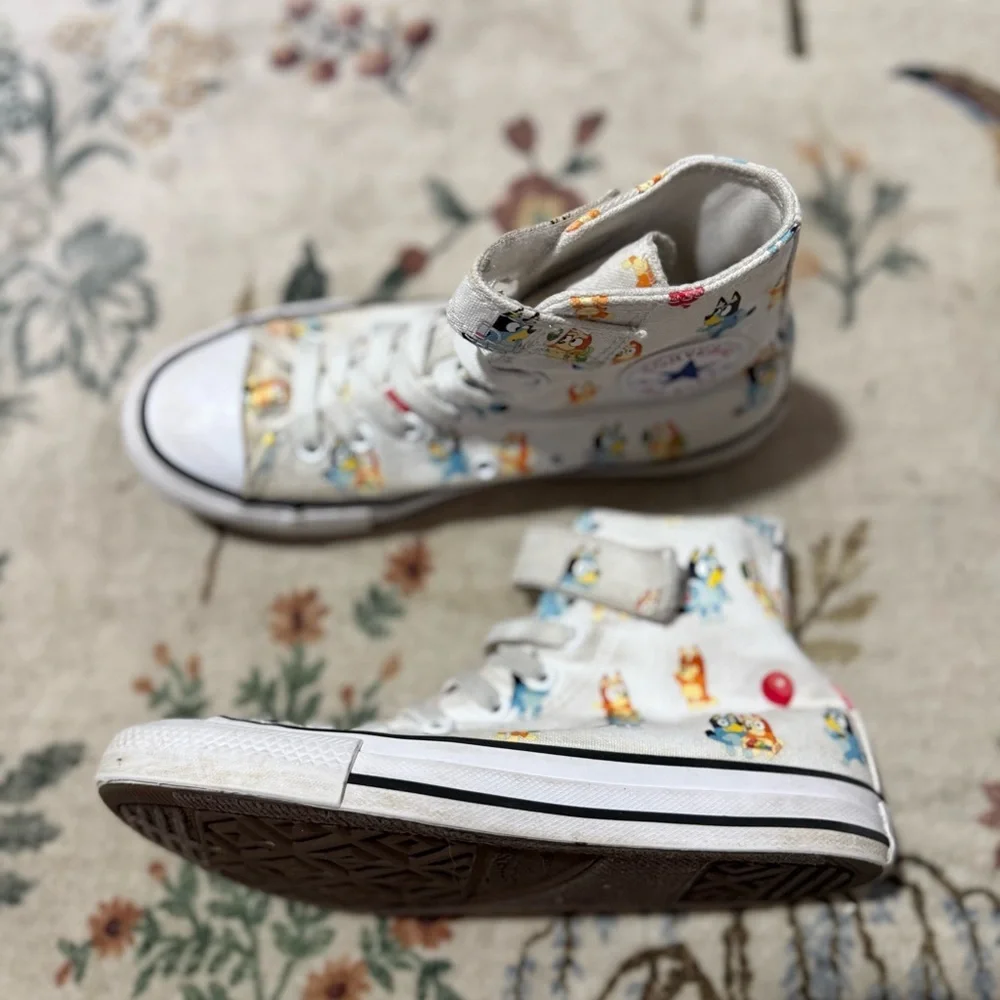 Converse bluey Kids White Sneakers size 1